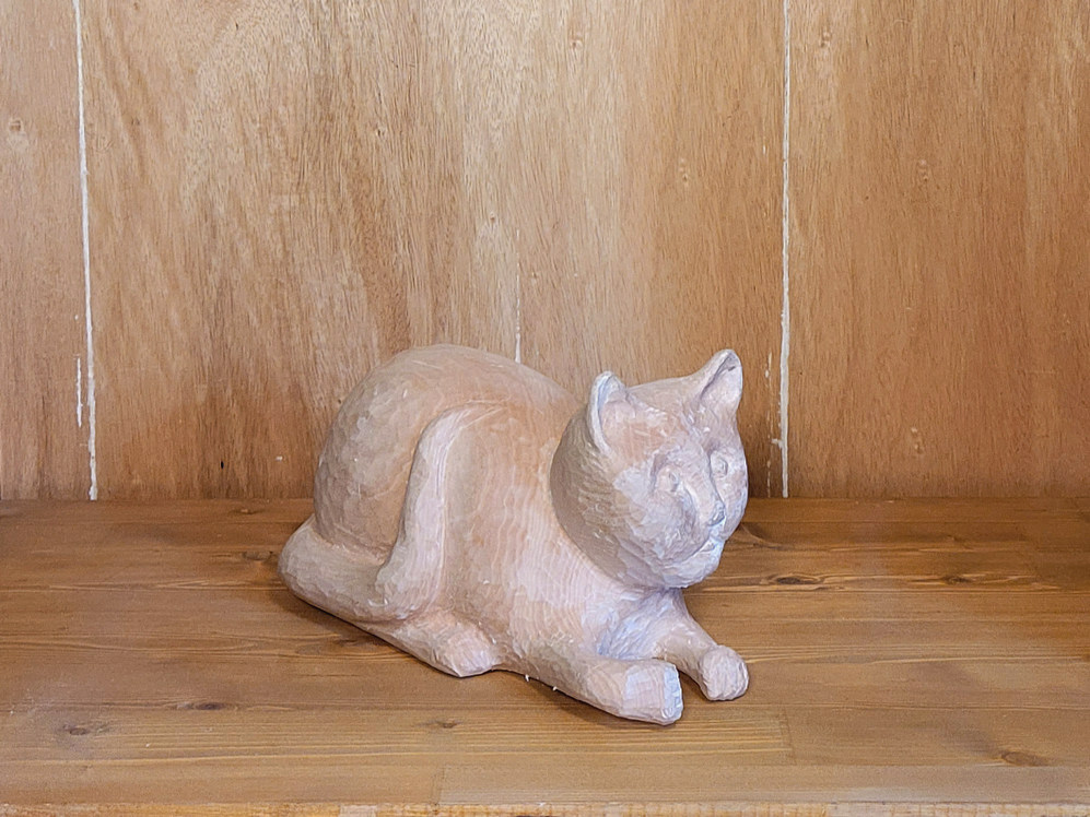 Holzschnitzerei_Erne_Katze aus Lindenholz